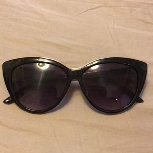 Cat flicked sun glasses
